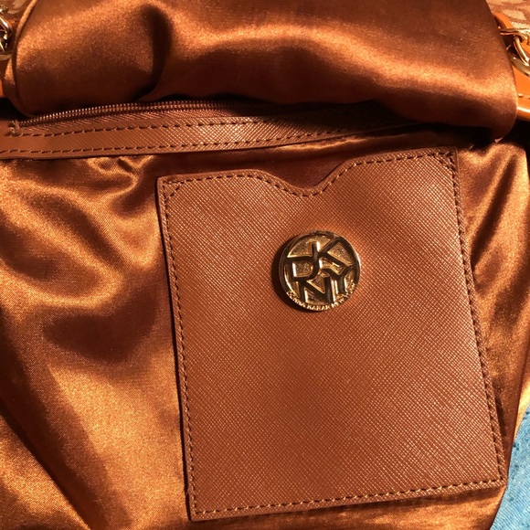 Authentic DKNY gently used shoulder bag - Picture 5 of 6